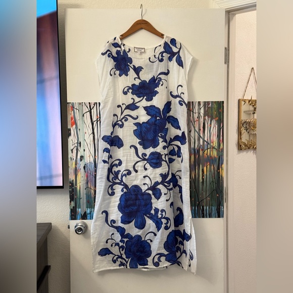 Johnny was Camila floral print round neck short sleeve side slit shirt dress